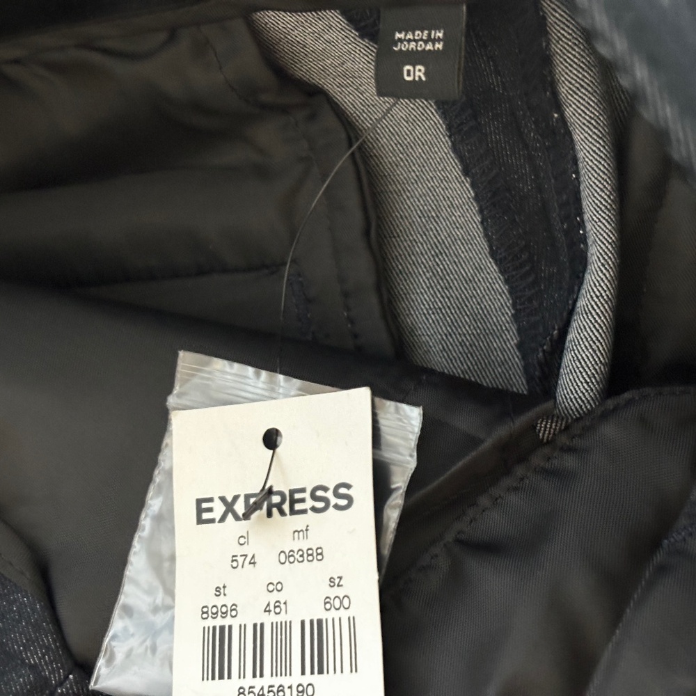 Express Twill Mid-Rise Tailored Shorts - Dark Wash Blue Size 0 - Picture 8 of 10